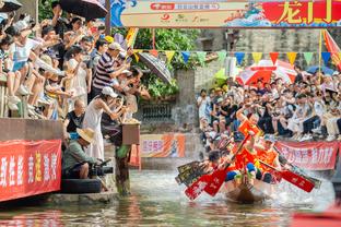 梅西中国香港行发生不愉快，巴萨五老，日本欢聚一堂！